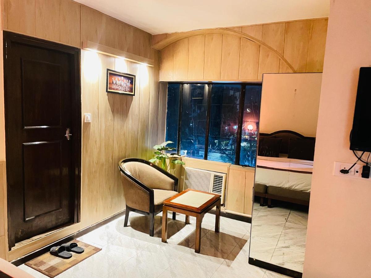 The Royal Presidency Inn Lucknow Esterno foto